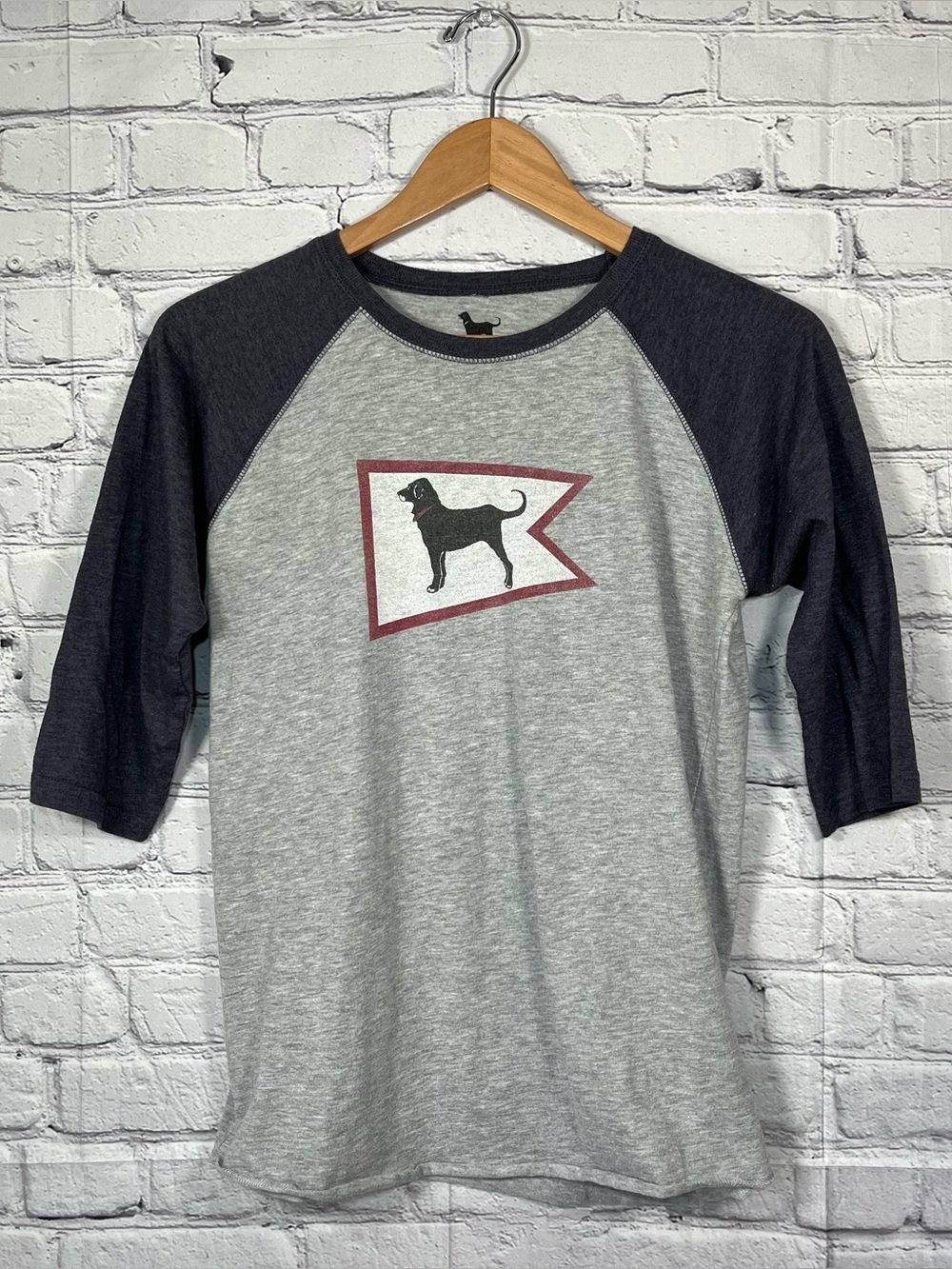 The Black Dog Shirt Womens Size Large Gray Logo 3/4 Sleeve Crew Neck Tagless